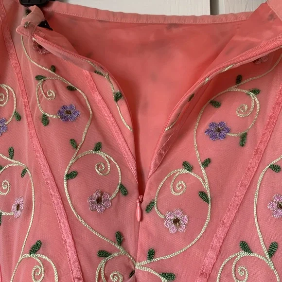 Q.U.E. Skirt - Picture 3 of 4